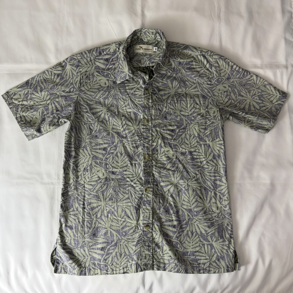 Two Paddles Hawaiian Short Sleeve Button Down Green & Blue Shirt